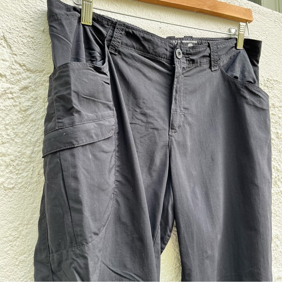MOUNTAIN HARDWEAR outdoor baggy black nylon pants size US10 - Picture 9 of 10